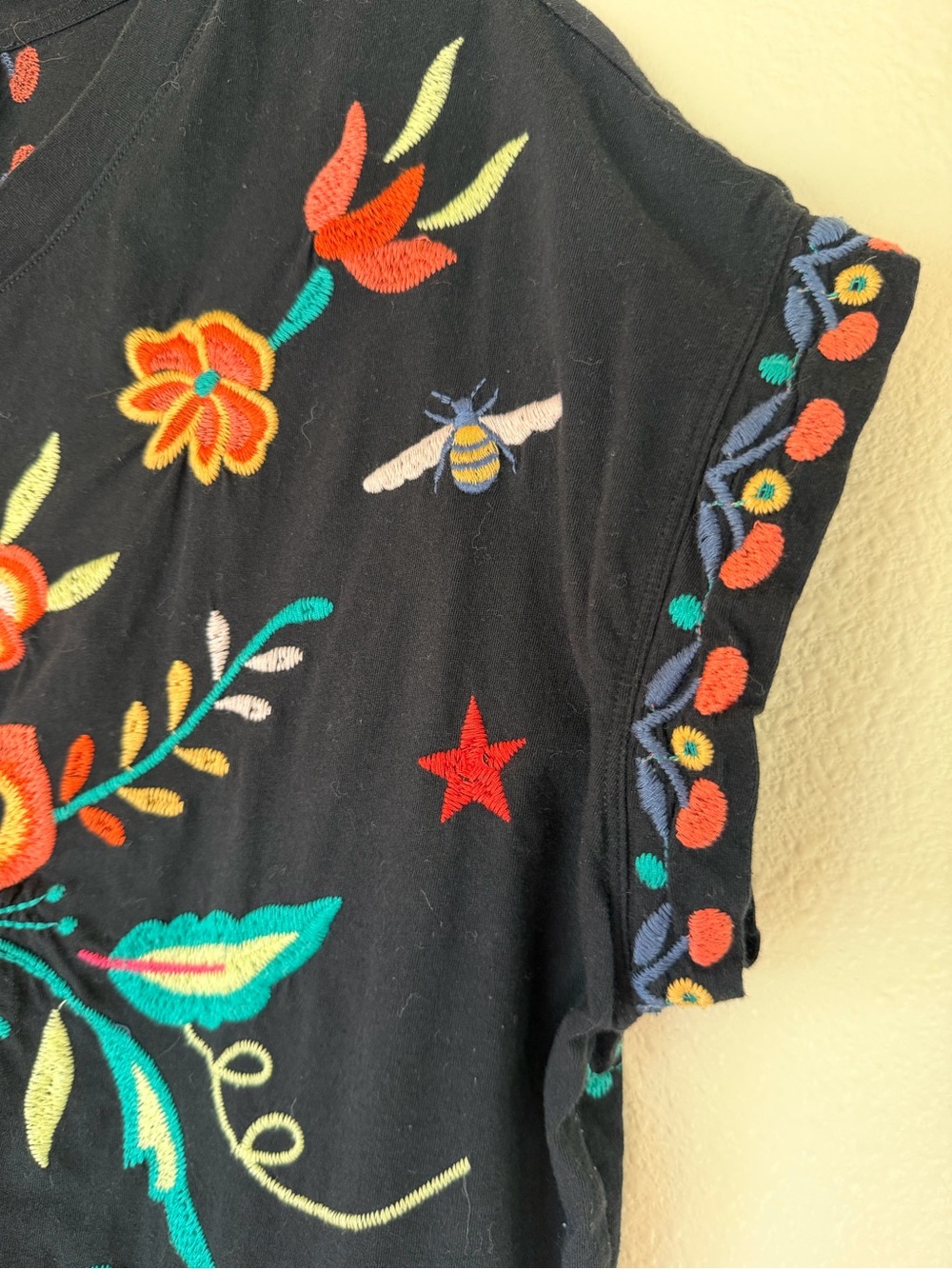 Johnny Was Averi Relaxed Tee, Size Large - Picture 7 of 9